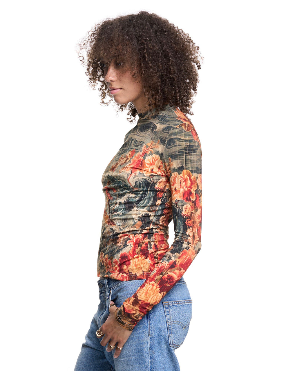 Sophie Tee | Red Surfer