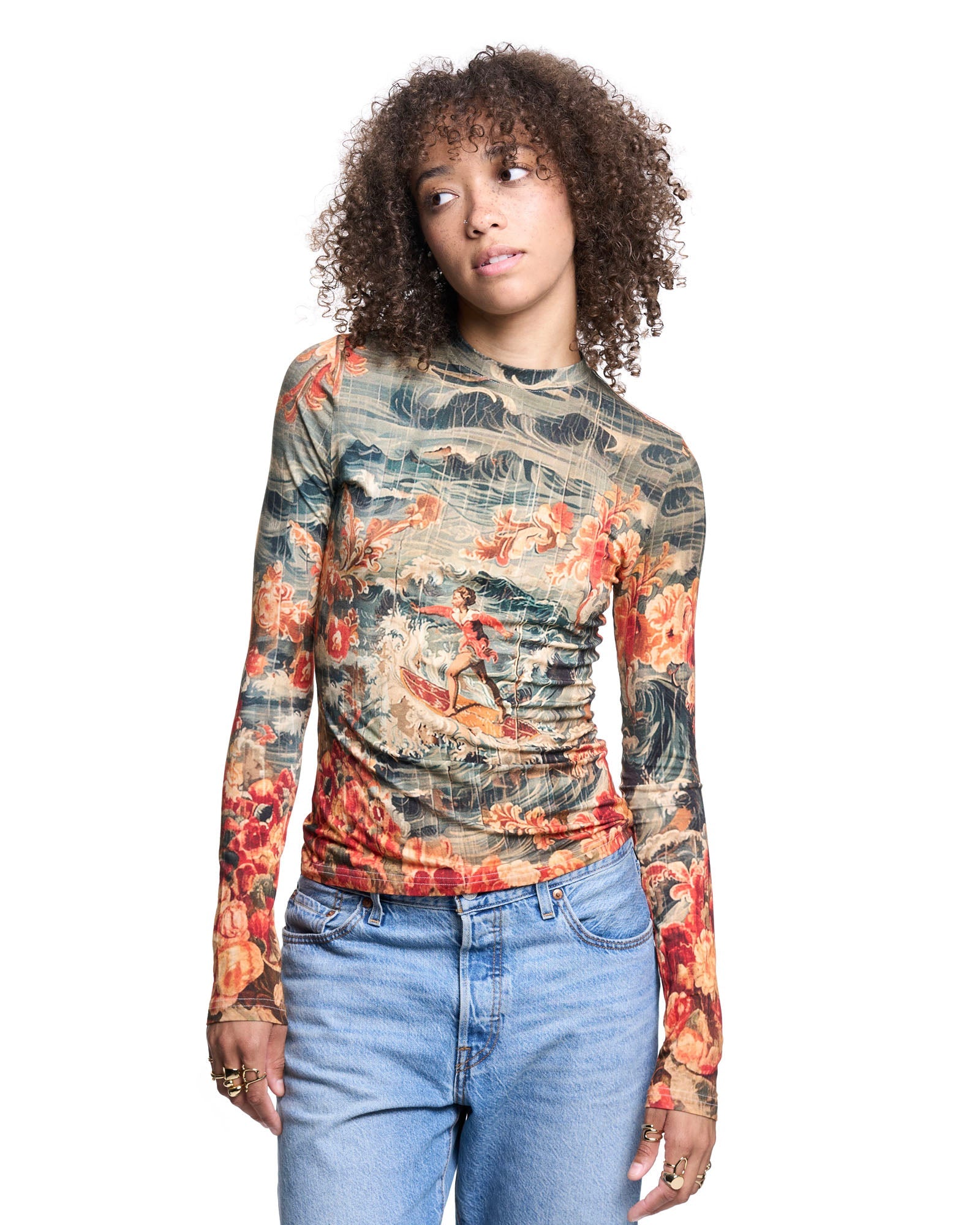 Sophie Tee | Red Surfer