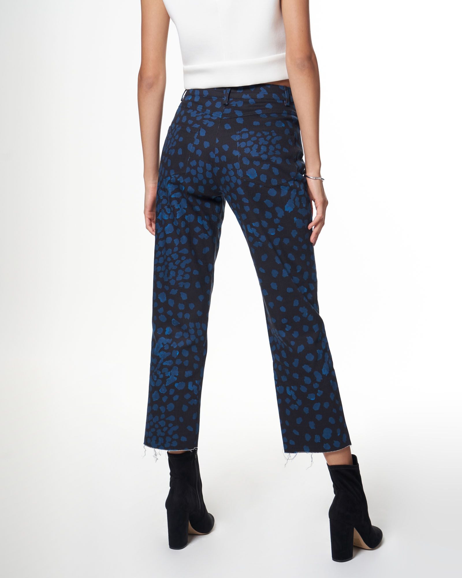 Cropped Alexa Jean | Beach Pebble